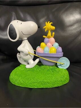 Easter Peanuts Snoopy Figurine - Easter Peanuts Figurine Easter Snoopy Figurine